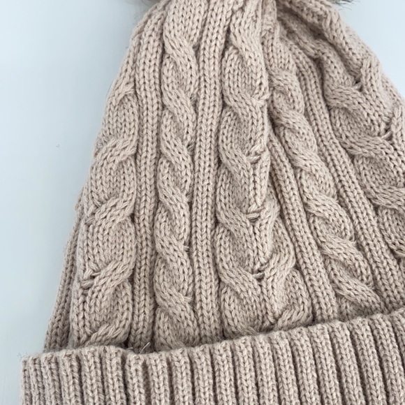 NWT Adore Me Faux Fur Puff Ball Tan Knit Stocking Beanie Cap Hat - Picture 10 of 13